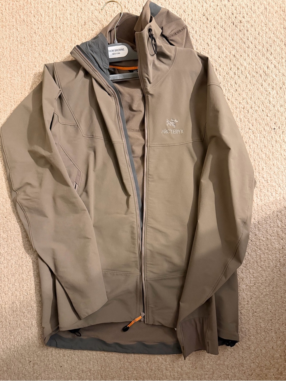 Arc'teryx Men's Hooded Softshell Jacket - Taupe/Olive
